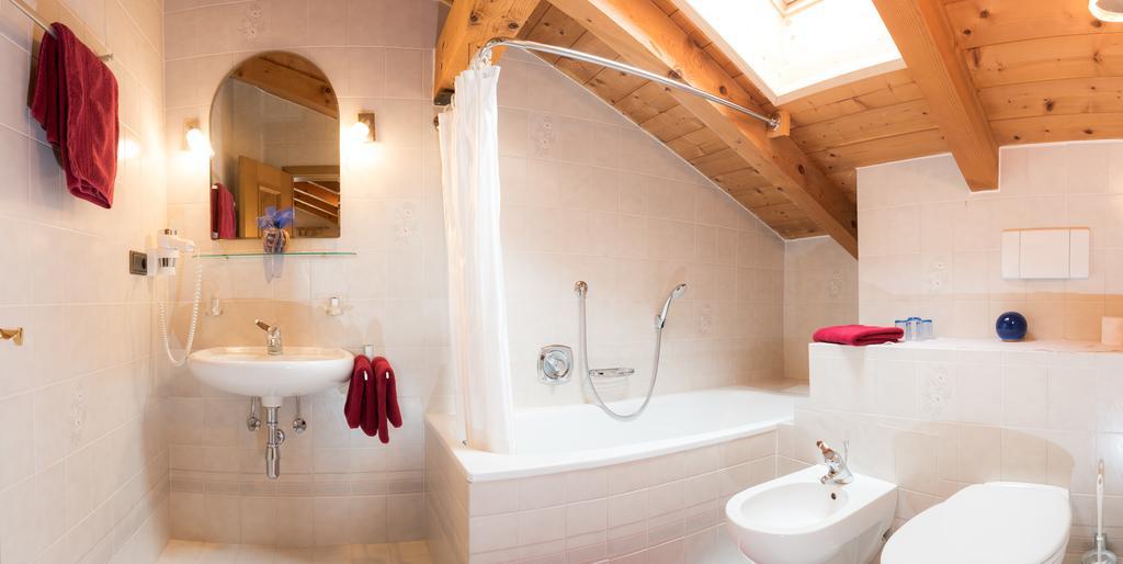 Apartment Suliva Santa Cristina Val Gardena Bagian luar foto